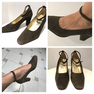 🔥FlashSale🔥$41 (was $69) Beautiful Suede Heels